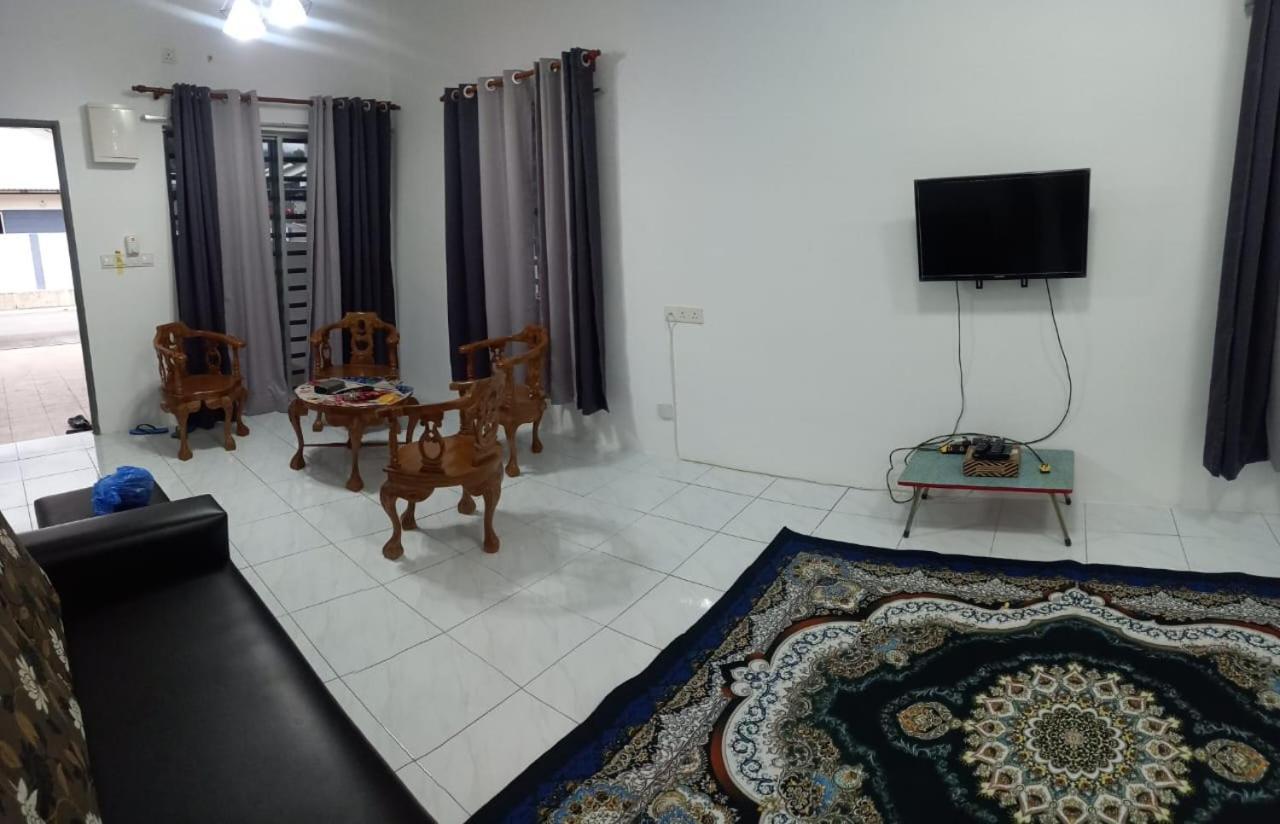 Homestay D'Mama Ifor Muslimi Tanjong Malim Buitenkant foto