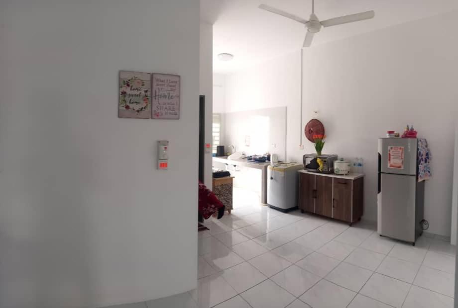 Homestay D'Mama Ifor Muslimi Tanjong Malim Buitenkant foto